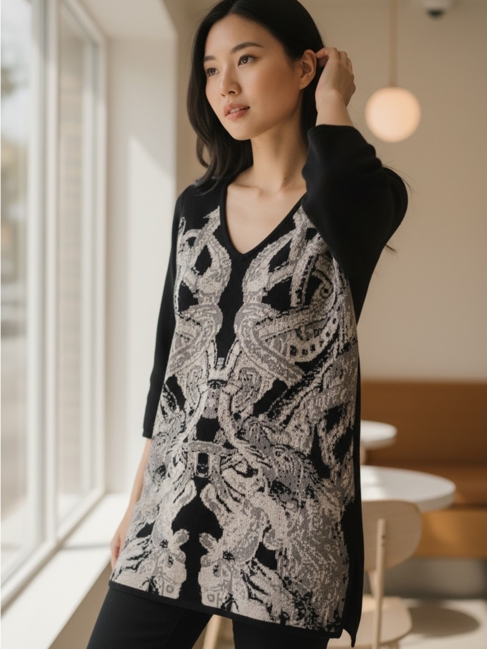 Alberto Makali V-Neck Long Tunic Sweater Top Black Gray Baroque Print Womens M